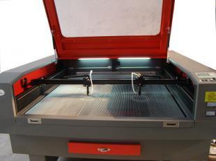 服裝布料激光切割機(jī)價格_服裝布料激光切割機(jī)廠家_世界工廠網(wǎng)產(chǎn)品信息庫